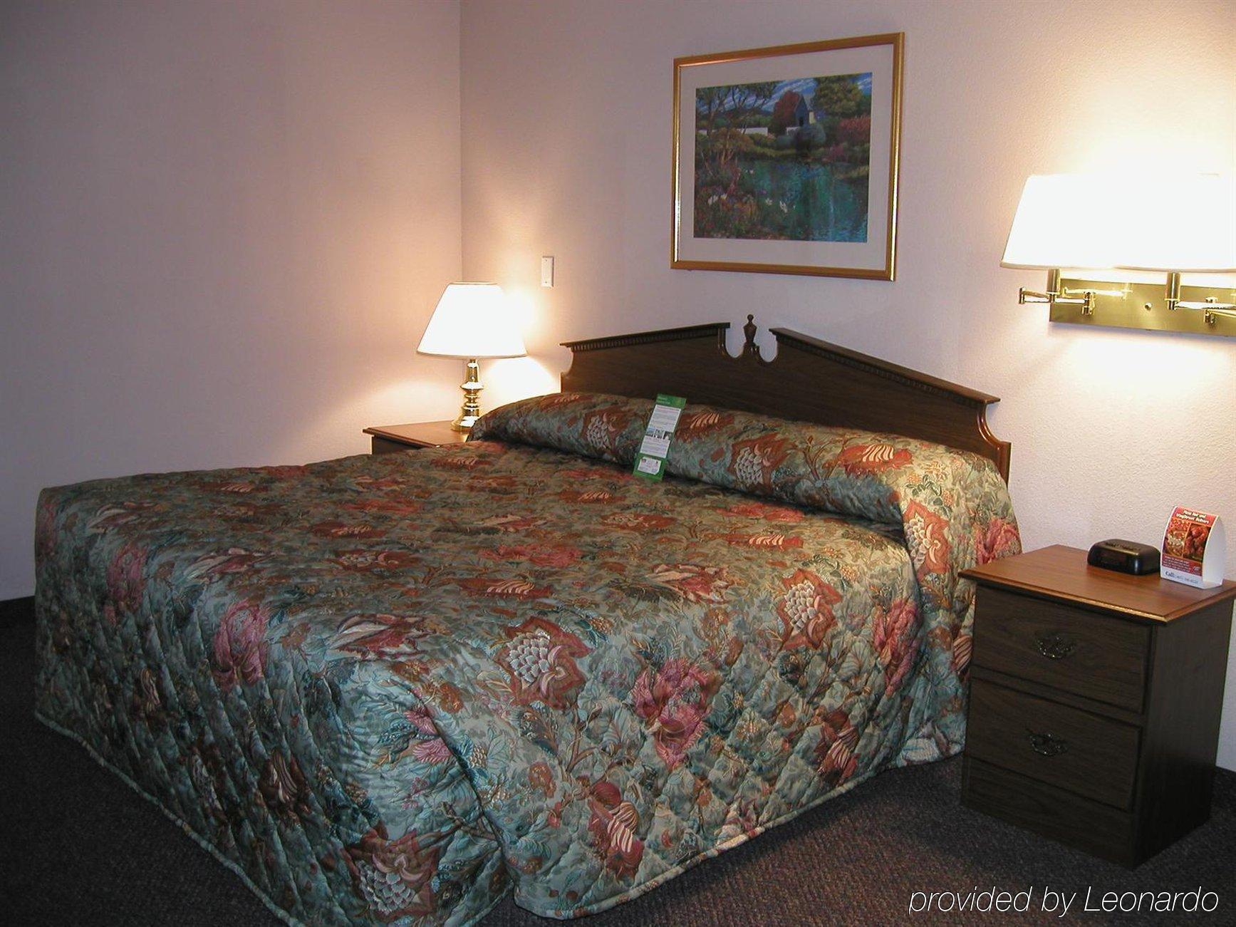 Intown Suites Extended Stay Newport News Va - I-64 الغرفة الصورة