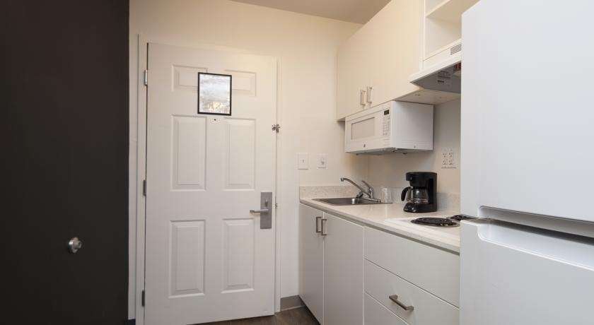 Intown Suites Extended Stay Newport News Va - I-64 الغرفة الصورة